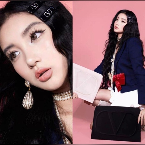 Valentino Beauty Black Hair Clips - set of 2 - Picture 2 of 2